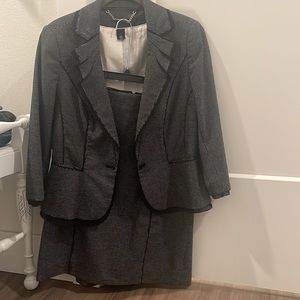 White House Black Market suit jacket skirt sz 8